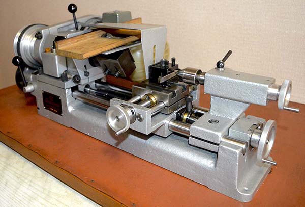 Фугувальне виконання настільного верстата Універсал-2 Універсал-2 Фугувальне виконання настільного верстата